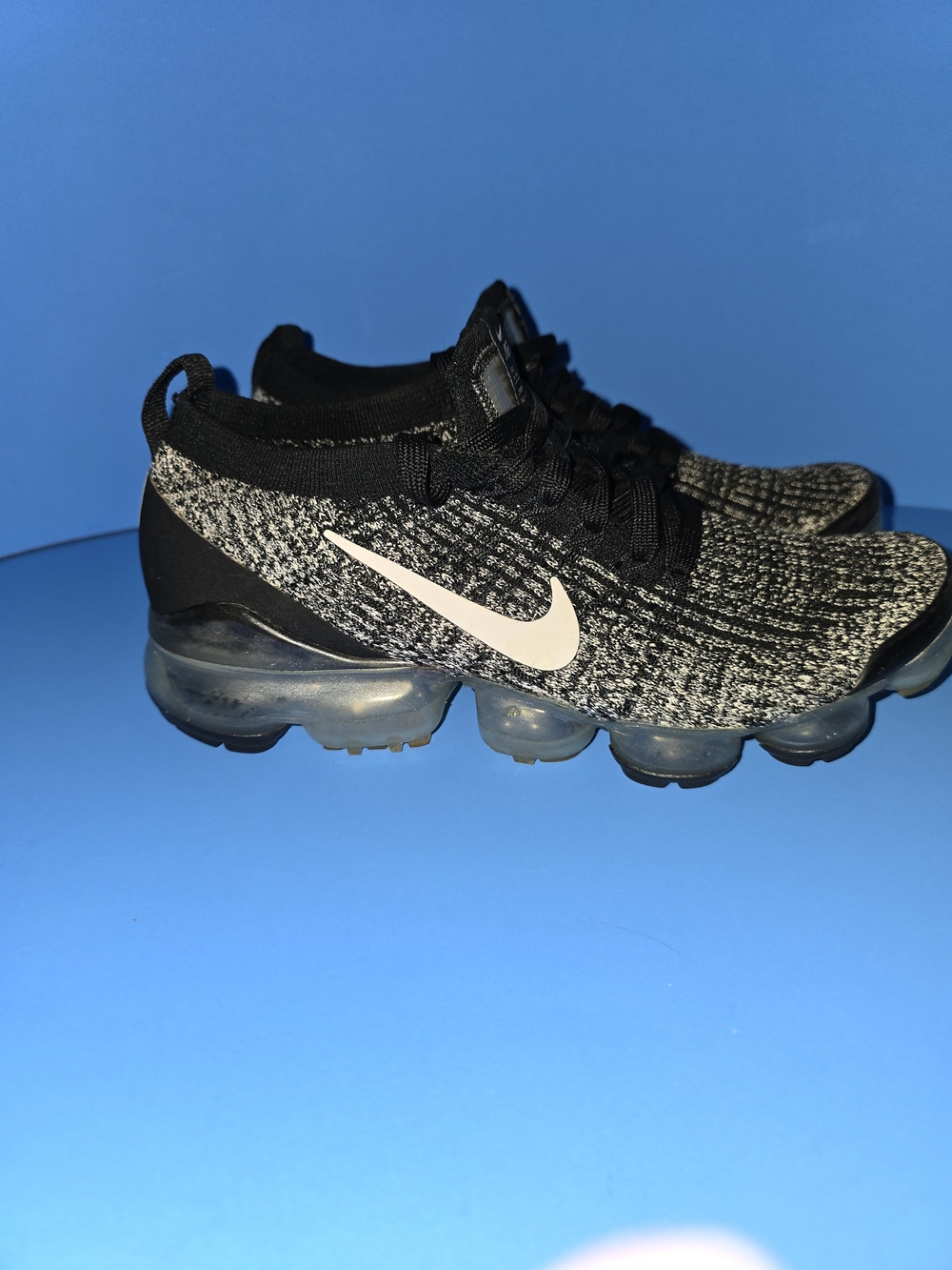 🔥 NIKE VAPORMAX FLYKNIT 🔥
Men’s Size 8